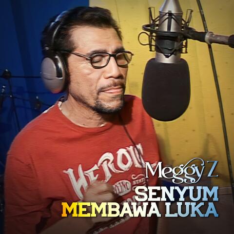 Senyum Membawa Luka