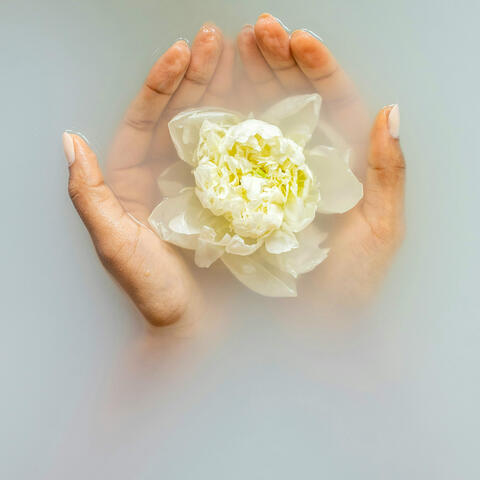 100 Chakras: Holding Hope