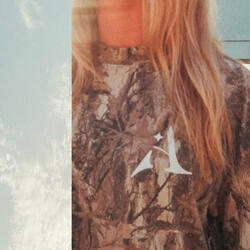 baggy t-shirt