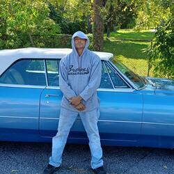 HUSTLING OUT SIDE THE CLUB
