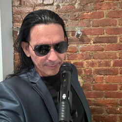 Caminando Bajo La Tormenta