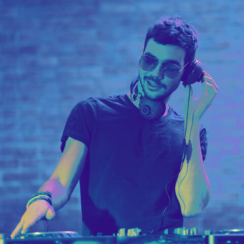 広告にぴったりなキャッチーな曲「Pulse of Energy」