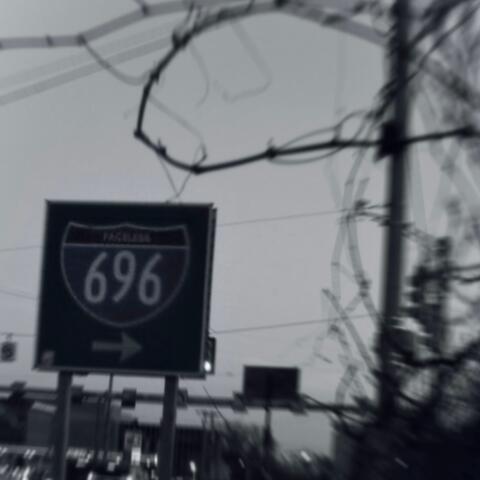 696