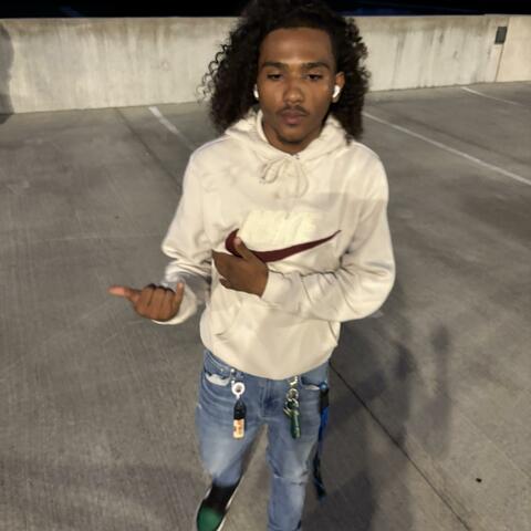 VVs in My Pinky Ring