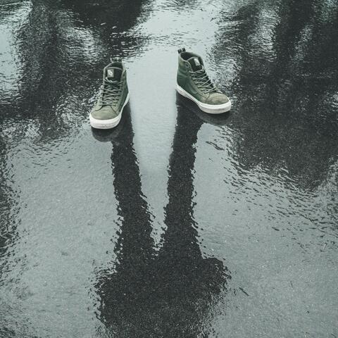 Don't stop on my sneakers