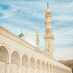 من ترك الصلاة ملعون من السماء