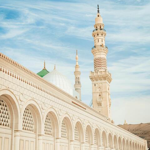 من ترك الصلاة ملعون من السماء