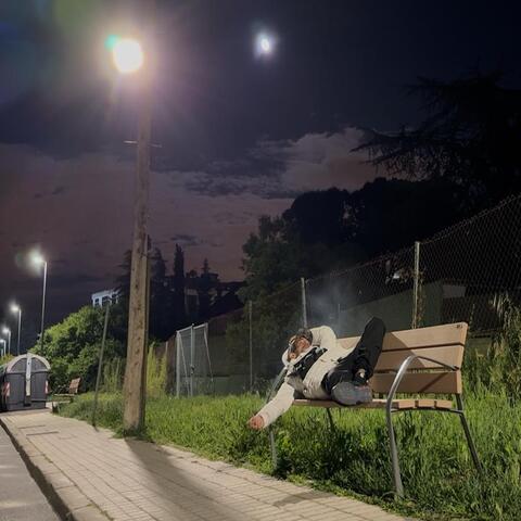 VIENDO LA LUNA
