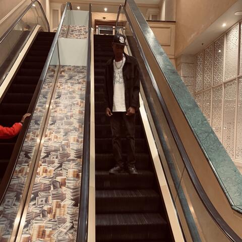 LOADING (feat. b4nx)