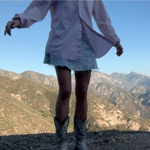 Kicking My Feet [hot dummy diss track]