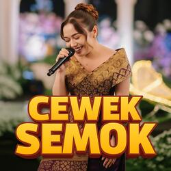 Cewek Semok