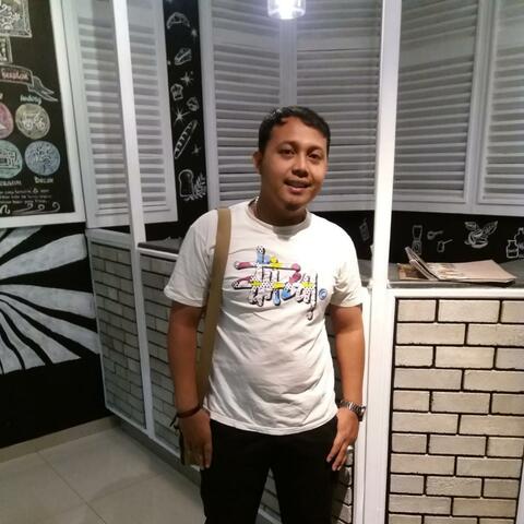 Diam Dalam Dusta