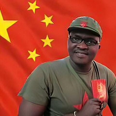 非洲小伙好兄弟 唱红歌已无法自拔
