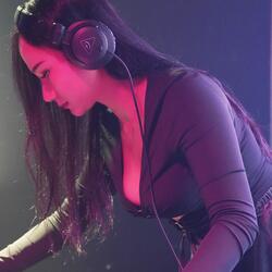 Dj Sang Dewi Melodi Full Bass Rk