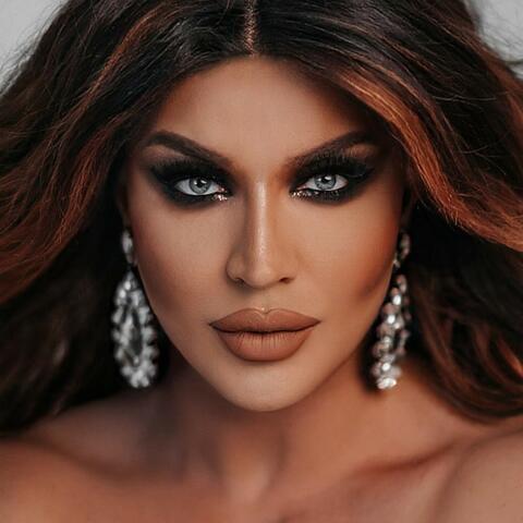 Эвелина зажигает