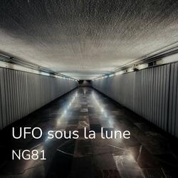Ufo sous la lune