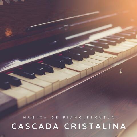 Cascada Cristalina: Piano Suave