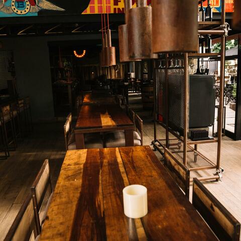 Retro Café & Restaurant Lounge: Classic Bebop Jazz for Uplifting Vibes