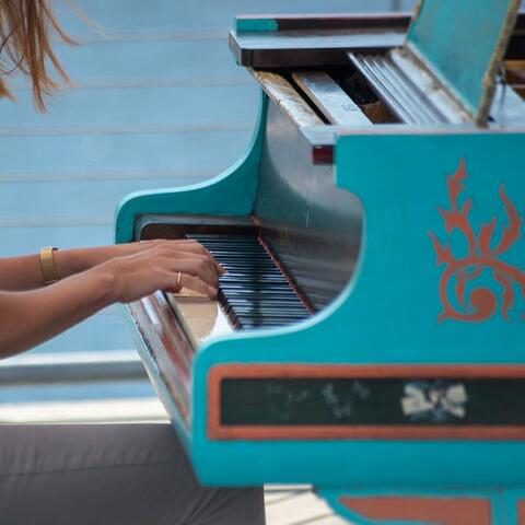 Pianissimo Paradise: Lounge Harmony