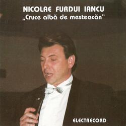 Pe umeri pletele-i curg râu