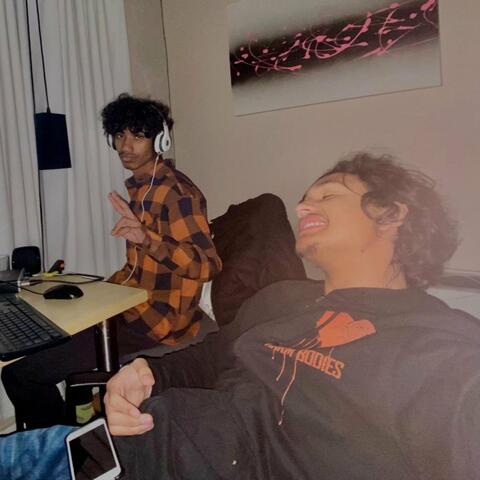 Eyez Low Freestyle