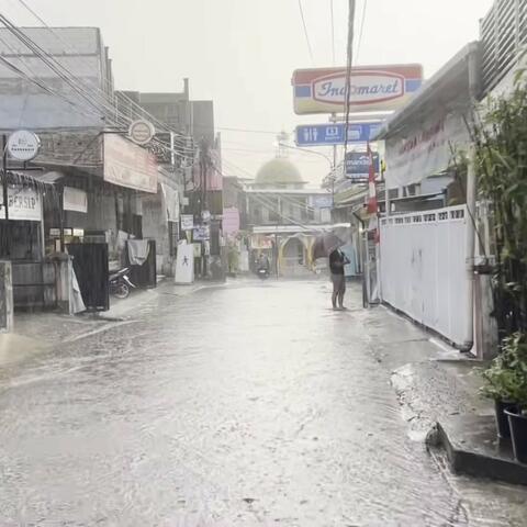 Heavy Rain and Strong Winds in Indonesian Villages