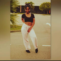 Brunsi Girl