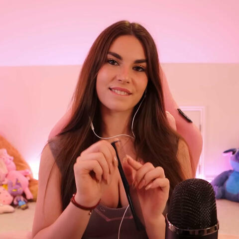 Asmr Hot Girlfriend Gives You a Haircut