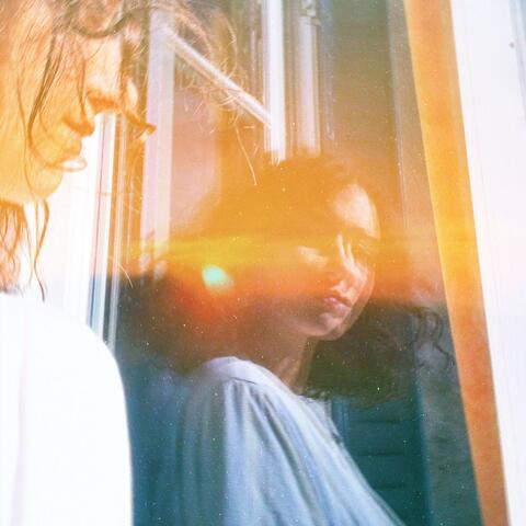 Reste feat. Dora Surleau