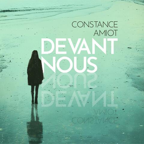 Devant nous