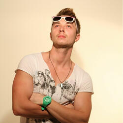 Somebody Loves (Radio Edit)