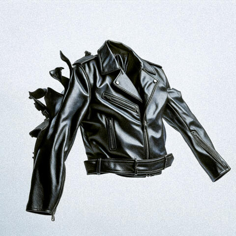 ЧЁРНАЯ КУРТКА