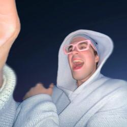 Я ХОЧУ КРИЧАТЬ О ЛЮБВИ