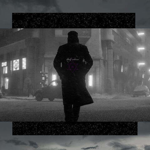 Noir.
