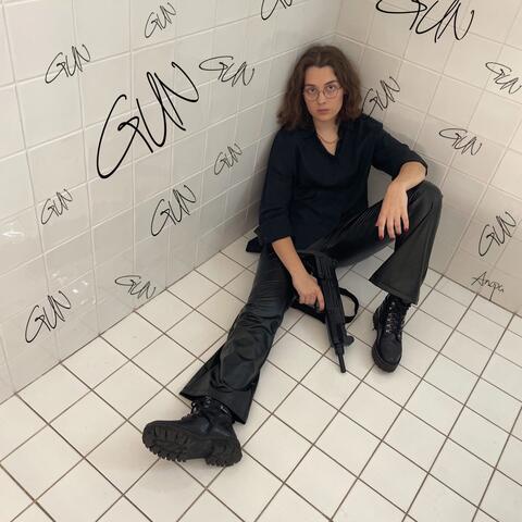 Gun