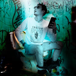 Postergando la Alegría