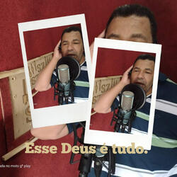 Esse Deus É Tudo