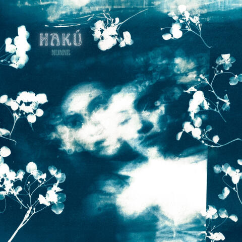 Hakú