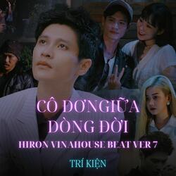 CÔ ĐƠN GIỮA DÒNG ĐỜI