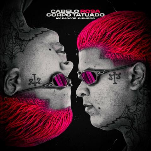 Cabelo Rosa Corpo Tatuado