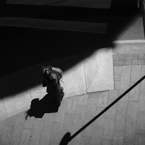 город спрятал горизонт