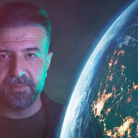 Çivisi Çıkmış Bu Dünyanın