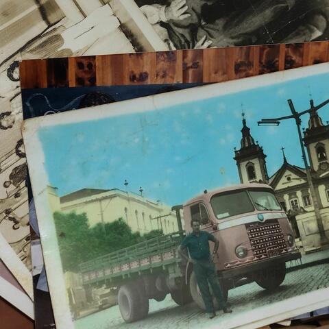 Todas Essas Canções no Meu Rádio