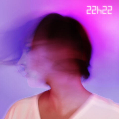 22h22