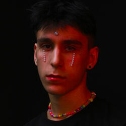 Льётся по трубам