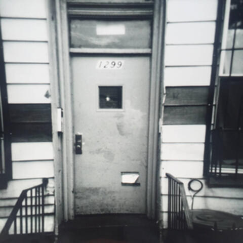 Gates Motel B/w Put Your Shoulders on