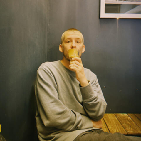 I feel like i'm in a movie but i'm the cameraman