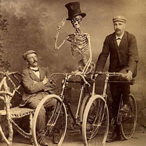 Swingln' at the Séance