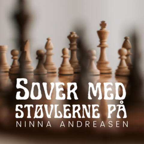 Sover Med Støvlerne På