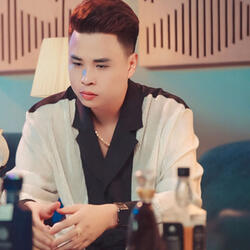 Bán Nguyệt Ly Tâm